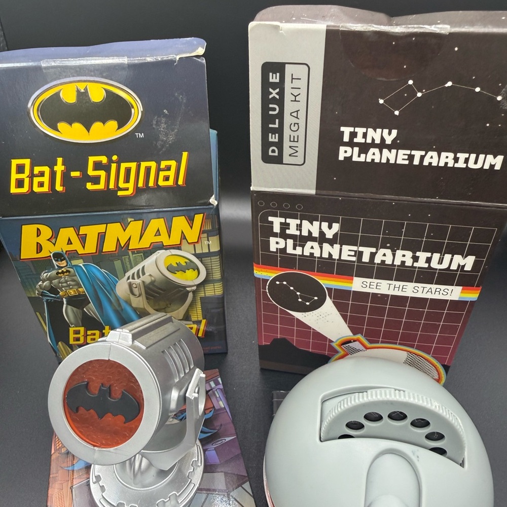 Batman Bat-Signal Projector & Tiny Planetarium Set